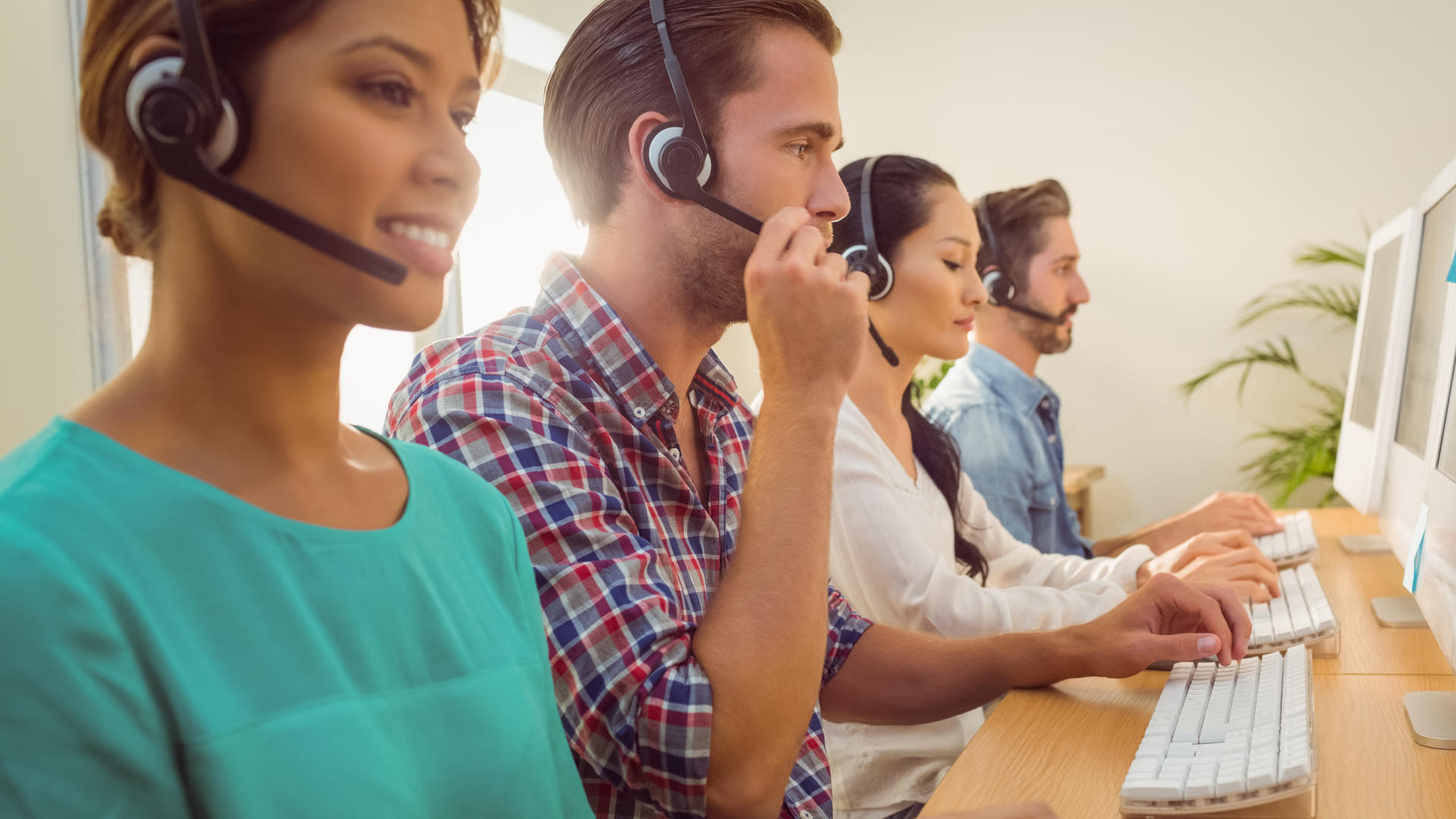 8 Benefits of Using Passive Voice Biometrics in Contact Centers