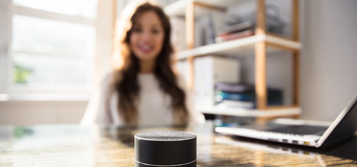 Can Speaker Recognition Systems Beat Humans?