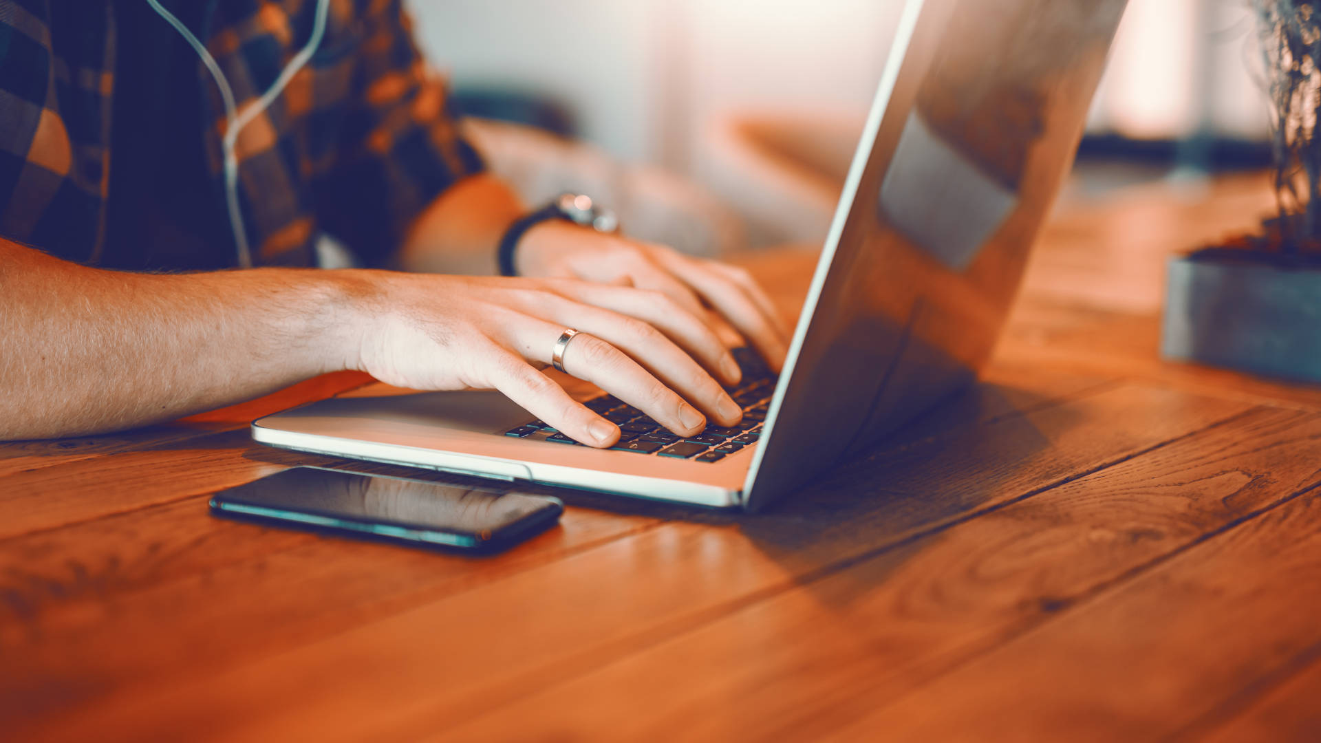 How to Improve Customer Service with Chatbots and Voicebots